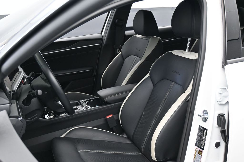 Used 2025 Kia K5 GT-Line w/ GT-Line Premium Package FWD image 10