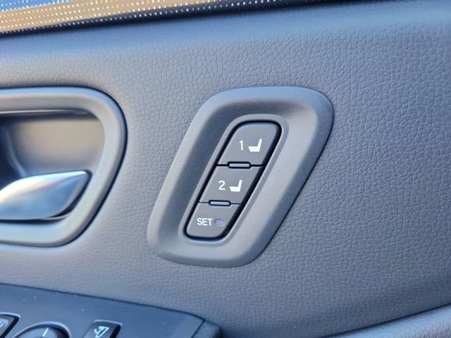 Certified 2025 Honda Pilot Black Edition image 23