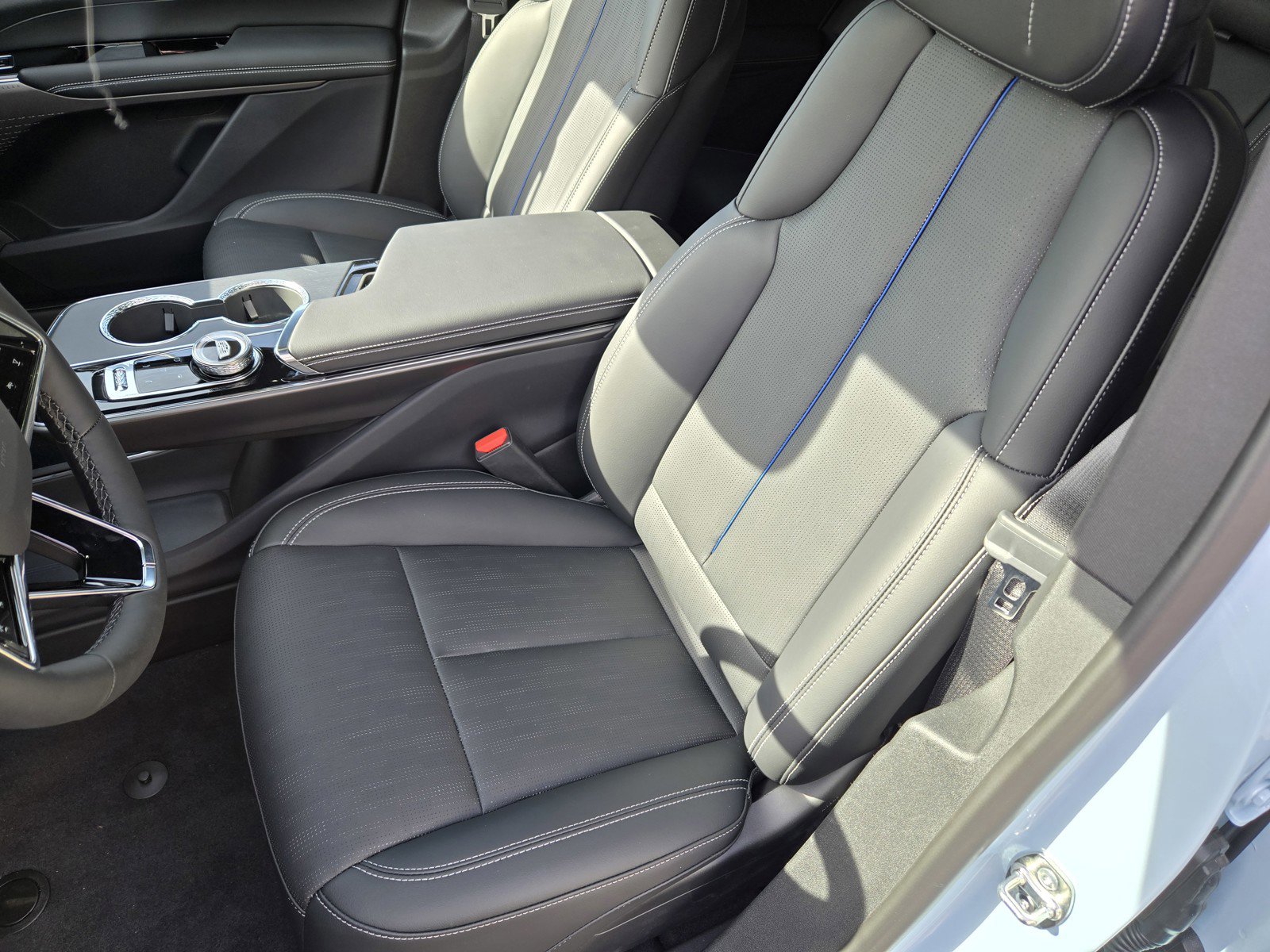 New 2026 Cadillac Lyriq Sport AWD/4WD image 9