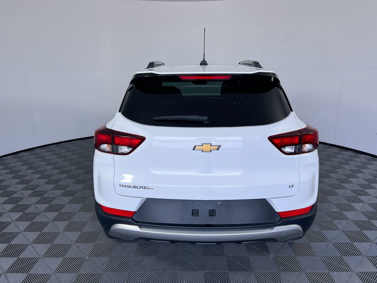 Used 2023 Chevrolet TrailBlazer LT FWD image 4