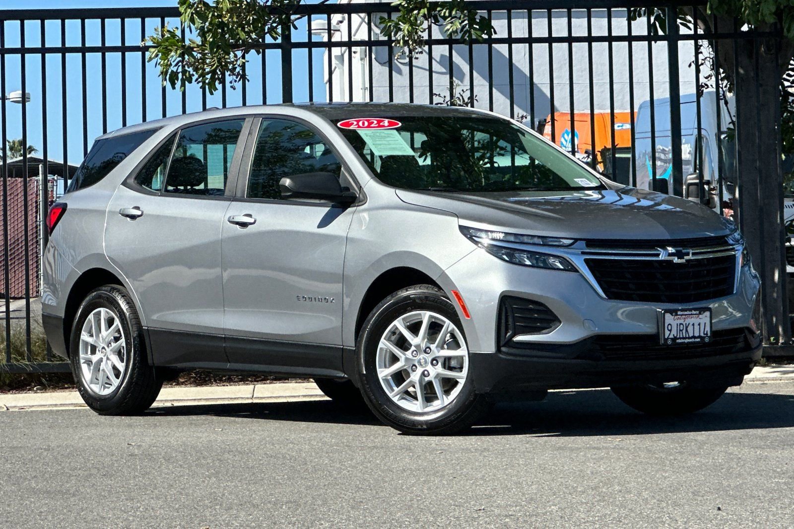 Used 2024 Chevrolet Equinox LS image 2