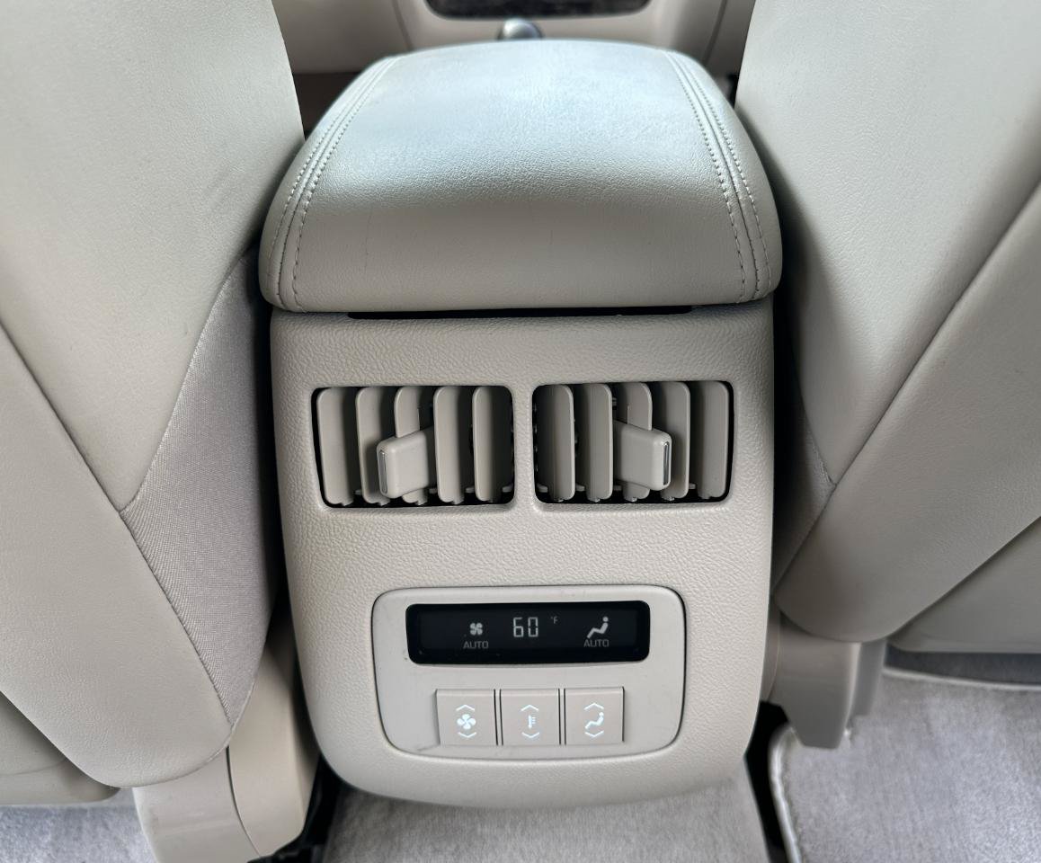 Used 2008 Cadillac DTS FWD image 40