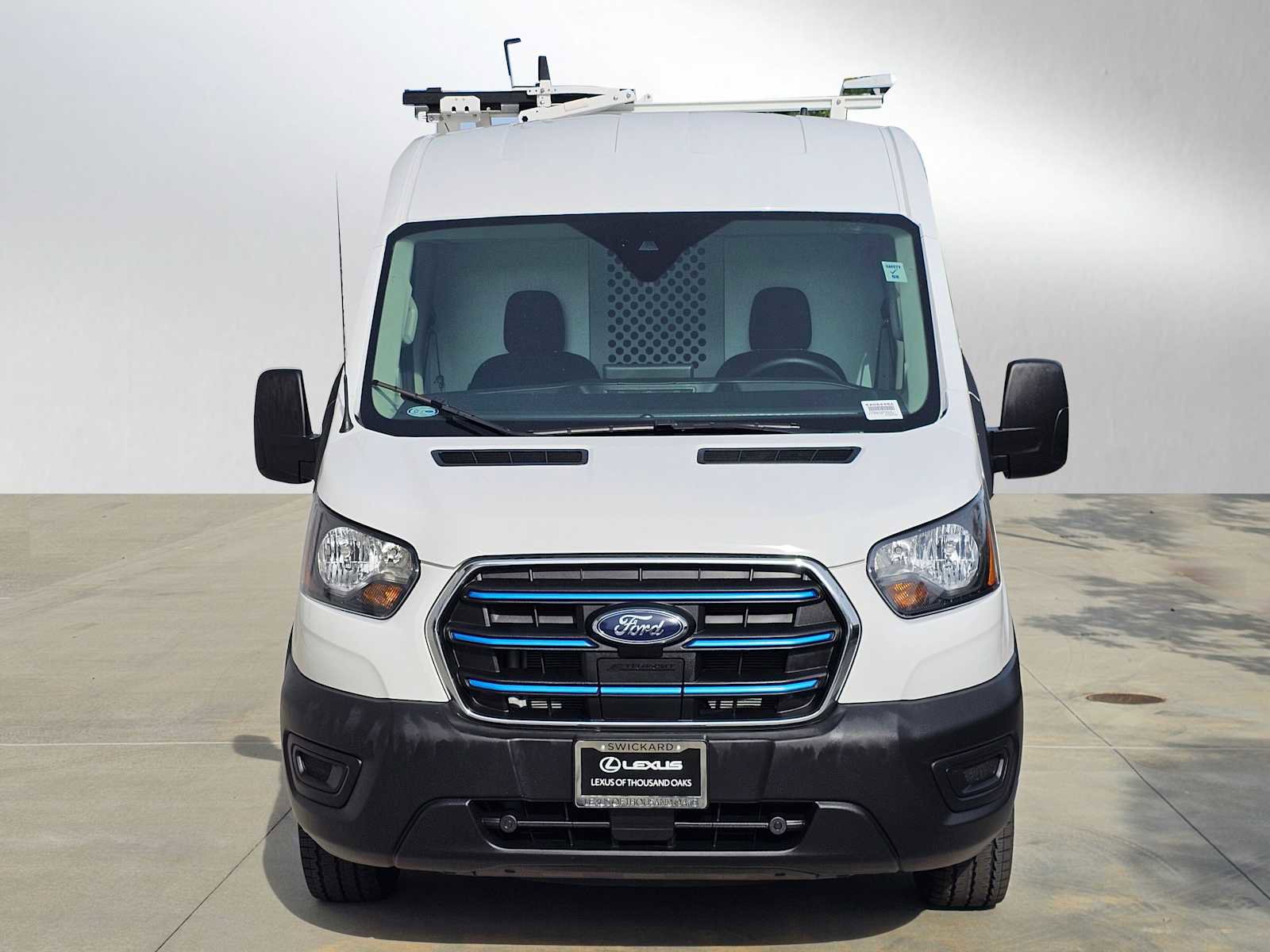 Used 2023 Ford E-Transit Medium Roof image 8