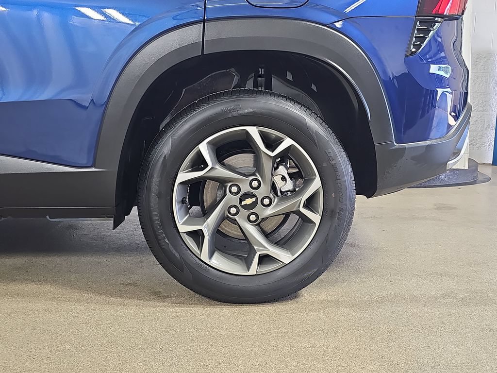 Certified 2024 Chevrolet Trax LT FWD image 37