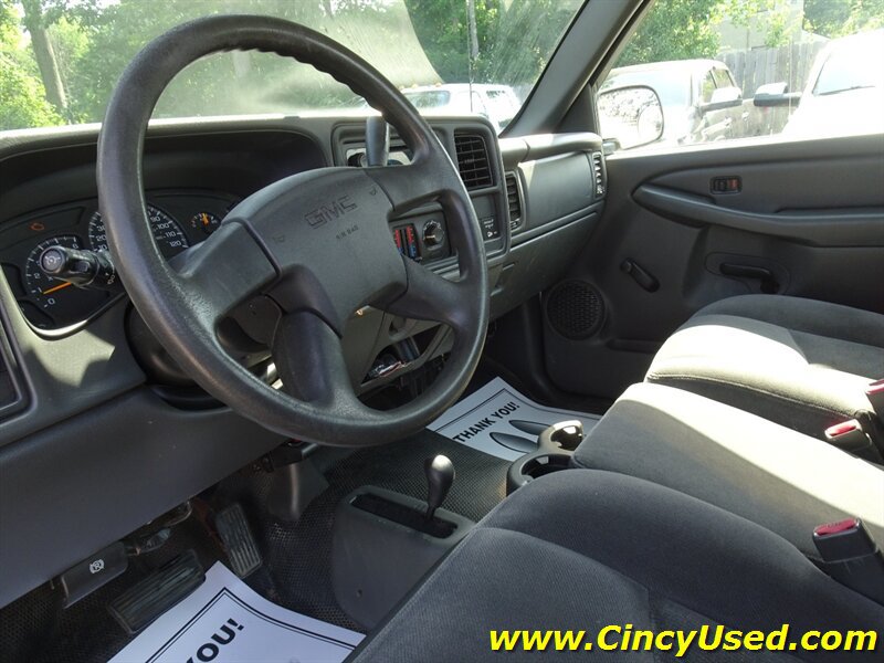 Used 2005 GMC Sierra 2500 W/T w/ Snow Plow Prep Package AWD/4WD image 11