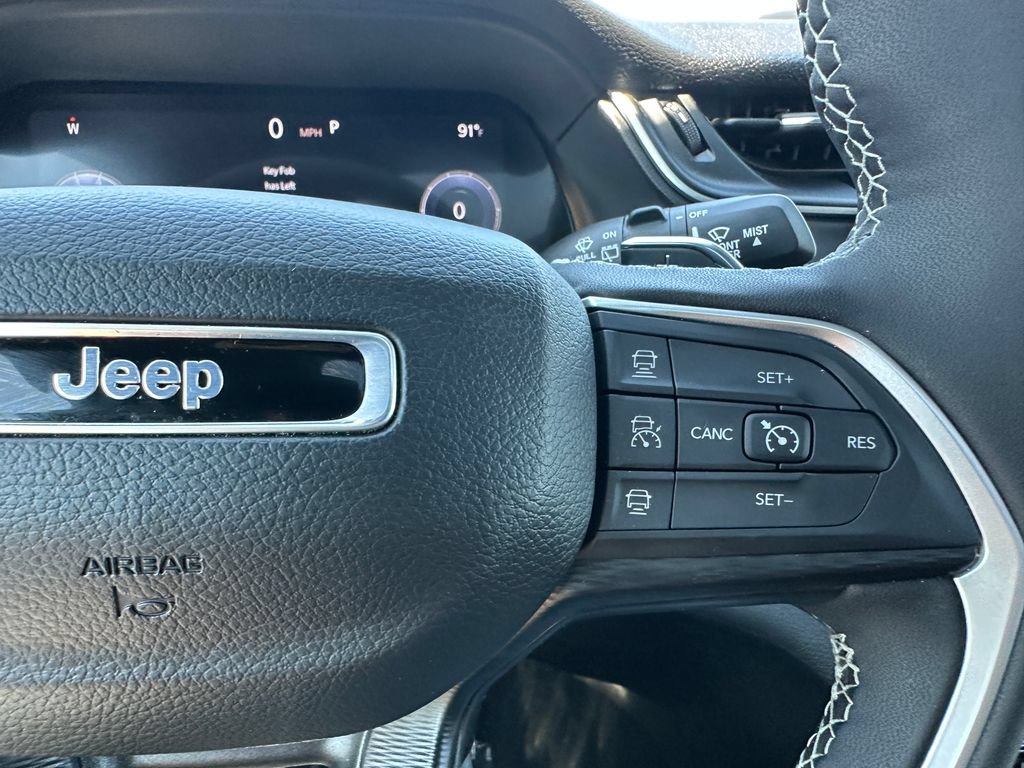 Certified 2025 Jeep Grand Cherokee L Altitude AWD/4WD image 28