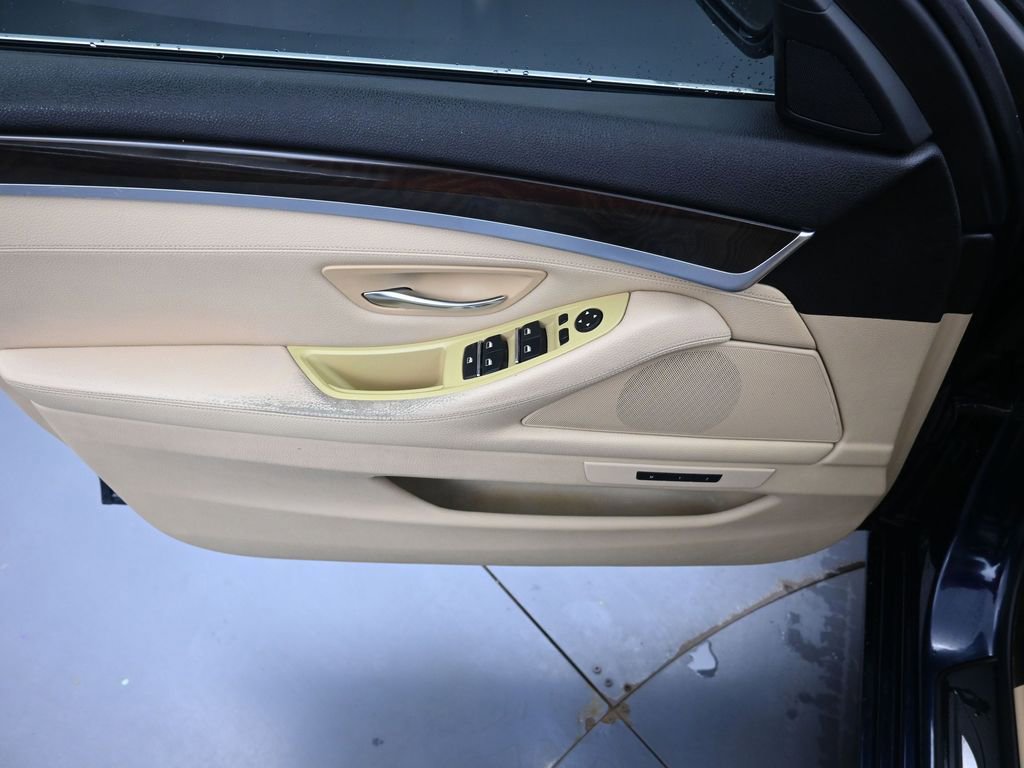 Used 2013 BMW 528i xDrive Sedan image 25
