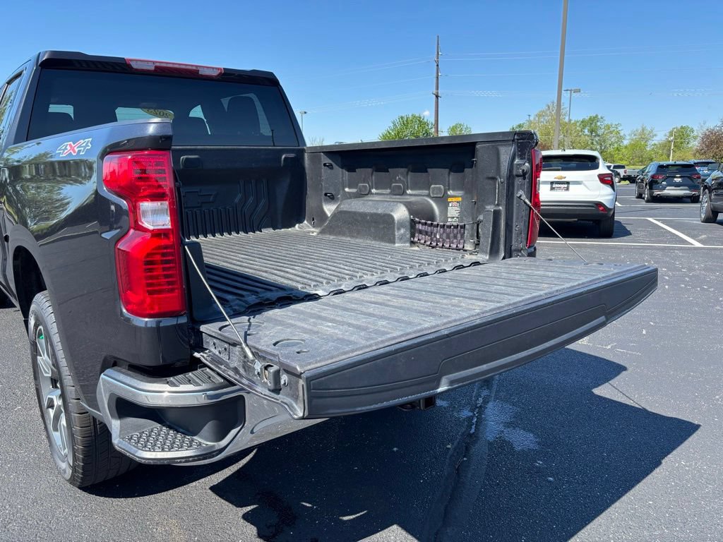 Used 2023 Chevrolet Silverado 1500 LT AWD/4WD image 20