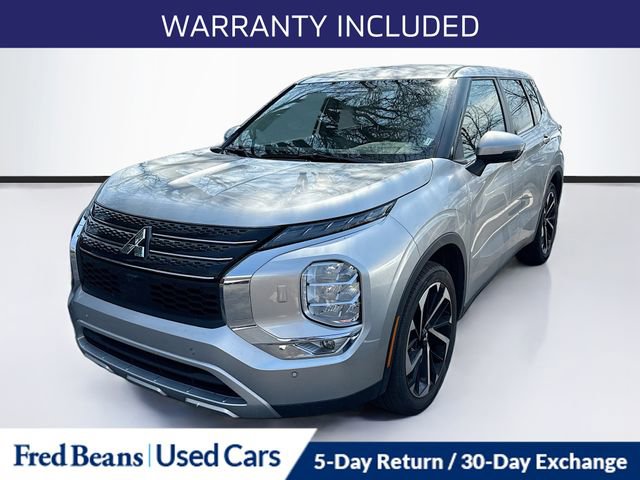 Used 2024 Mitsubishi Outlander SE Black Edition image 3