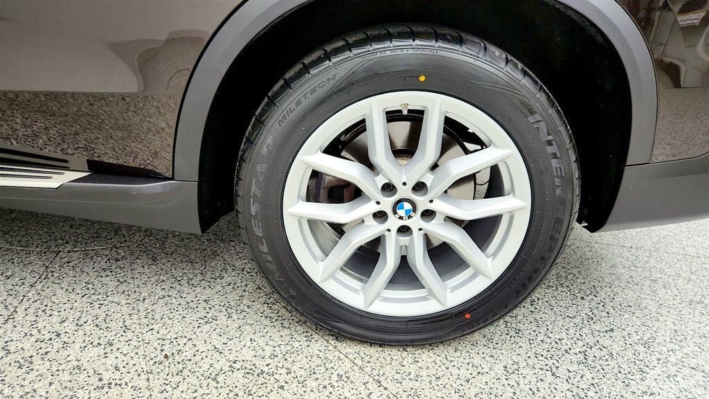 Used 2022 BMW X5 xDrive40i w/ Premium Package AWD/4WD image 17