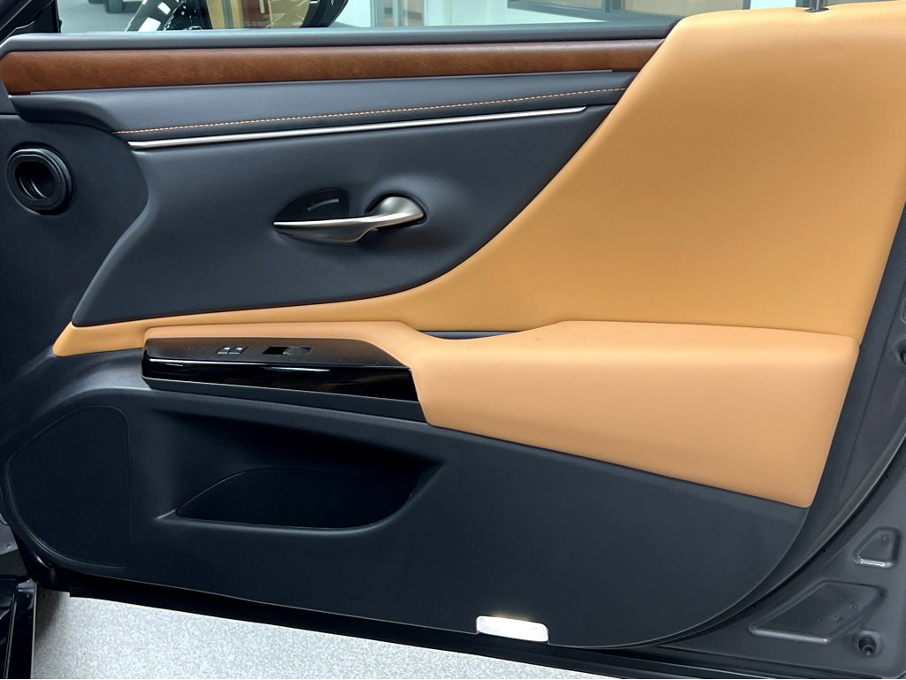 New 2025 Lexus ES 350 w/ Premium Package image 24