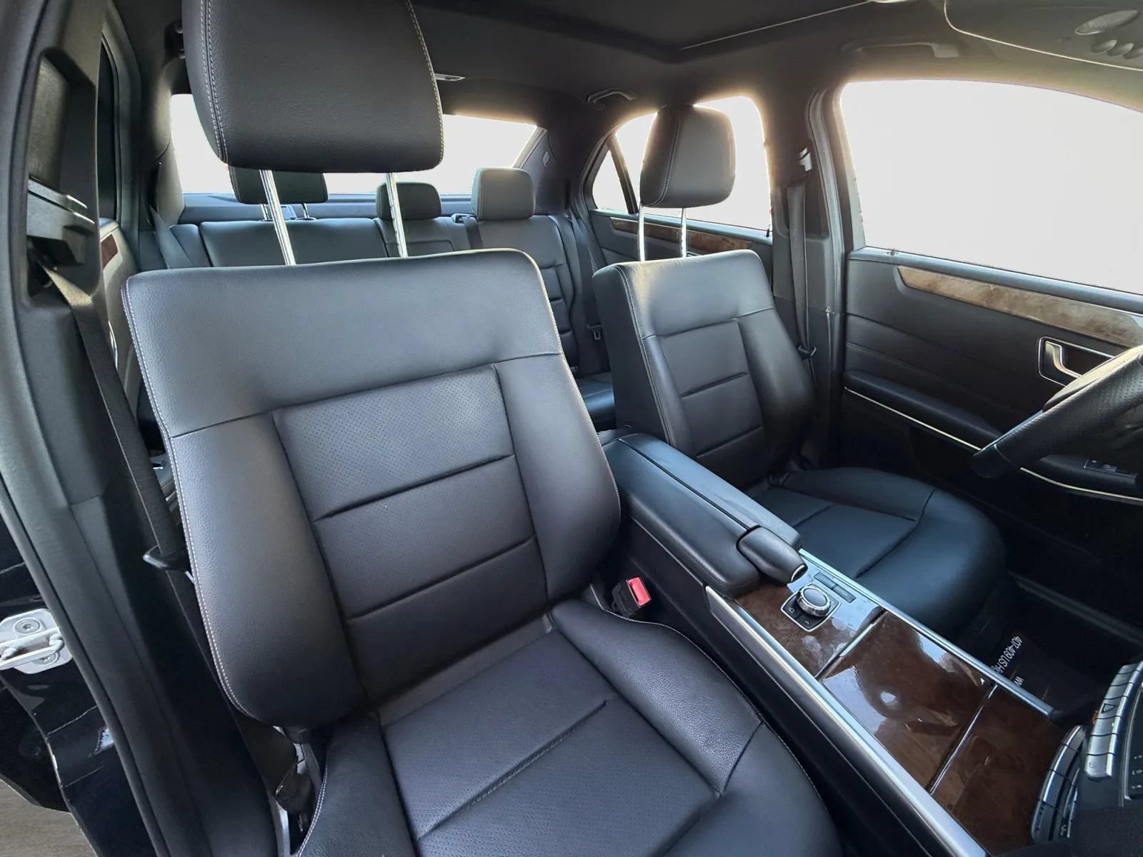 Used 2016 Mercedes-Benz E 350 4MATIC Sedan image 21