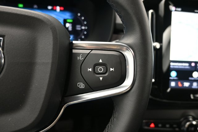 Used 2023 Volvo XC40 Recharge Plus AWD/4WD image 23