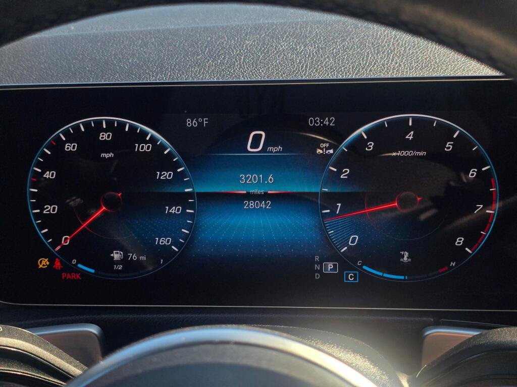 Used 2023 Mercedes-Benz GLB 250 image 35