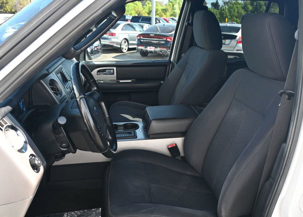 Used 2017 Ford Expedition XLT image 12