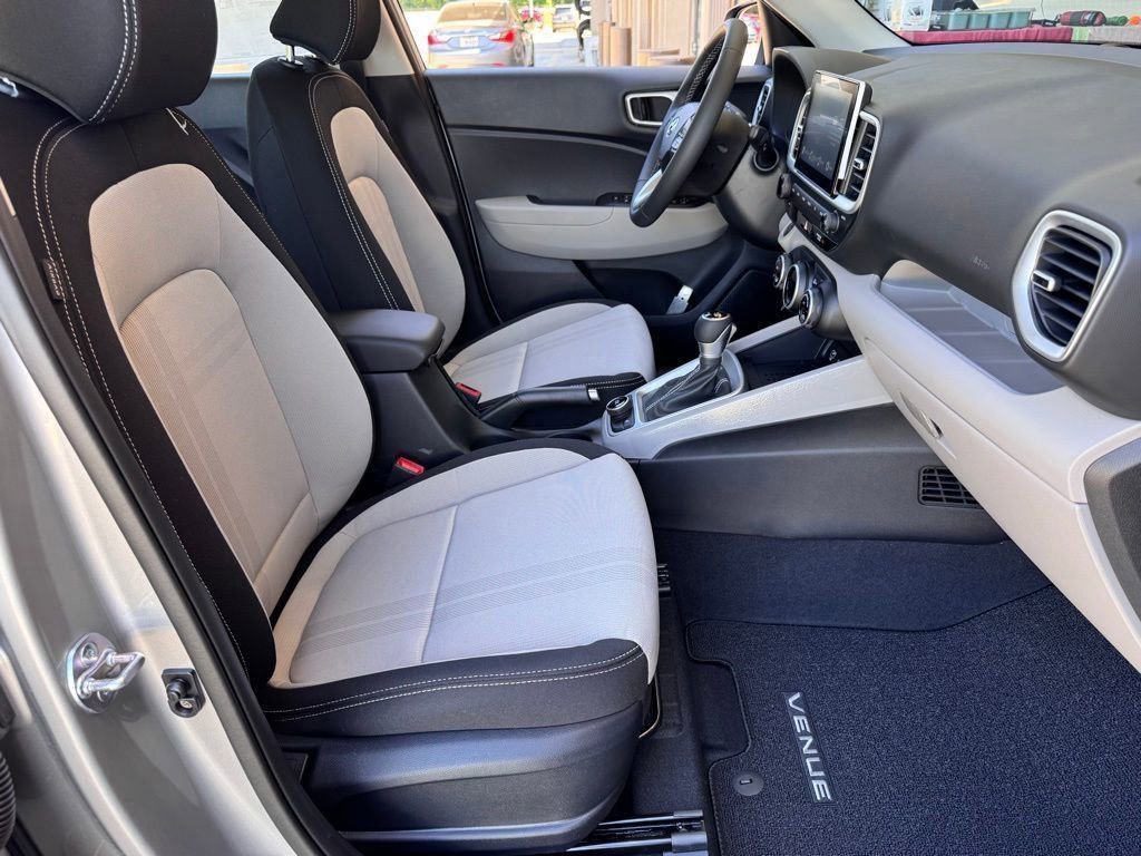 New 2026 Hyundai Venue SEL image 17