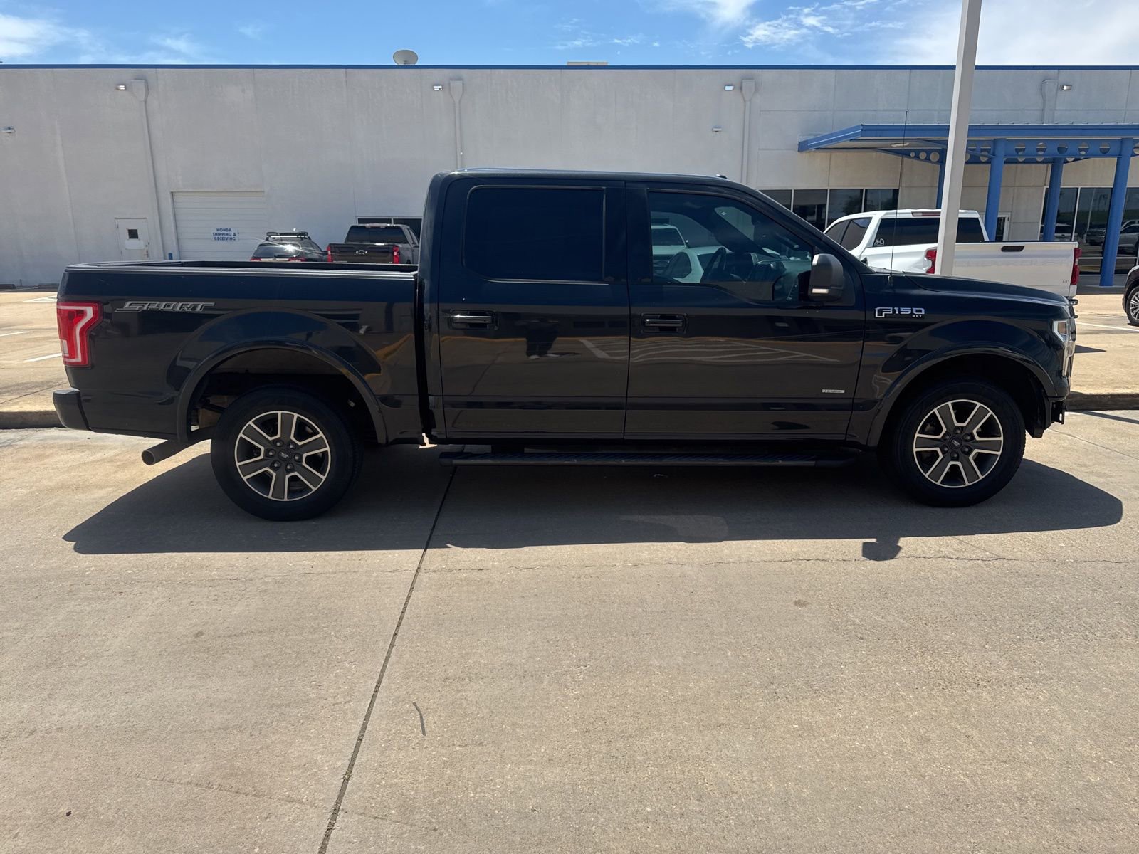 Used 2015 Ford F150 XLT w/ Equipment Group 302A Luxury image 6