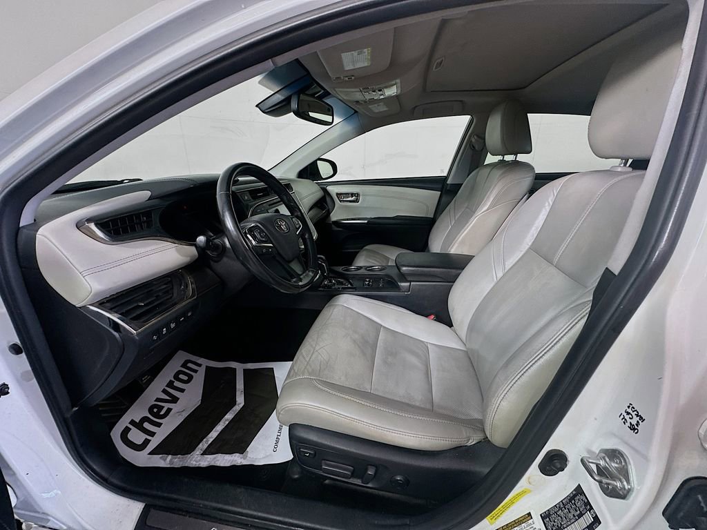 Used 2018 Toyota Avalon Limited image 21