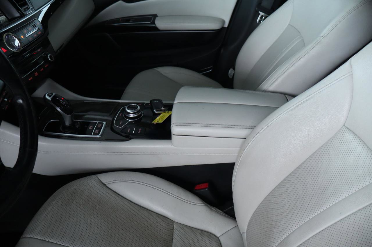 Used 2016 Kia K900 Luxury image 17