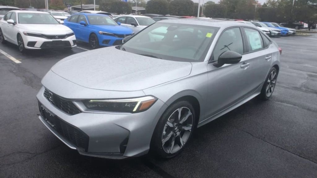 Used 2025 Honda Civic Sport Touring image 4