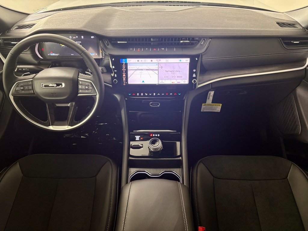 New 2026 Jeep Grand Cherokee Altitude AWD/4WD image 34