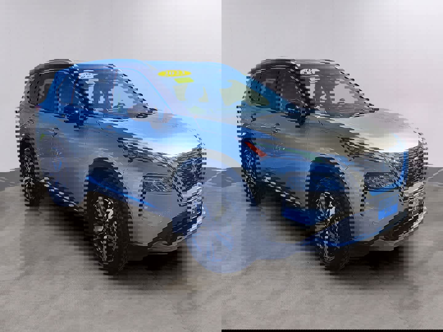 Used 2023 Nissan Rogue SL w/ SL Premium Package image 3