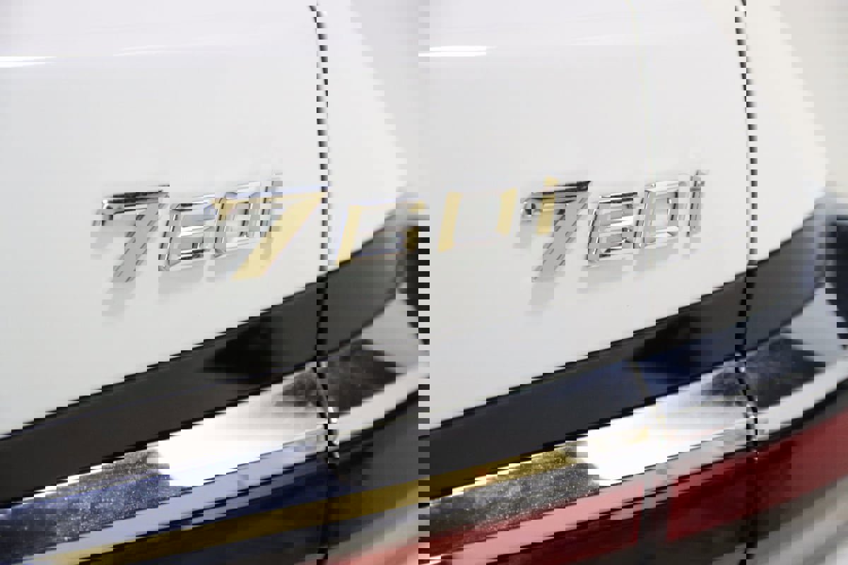 Used 2023 BMW 760i xDrive image 81