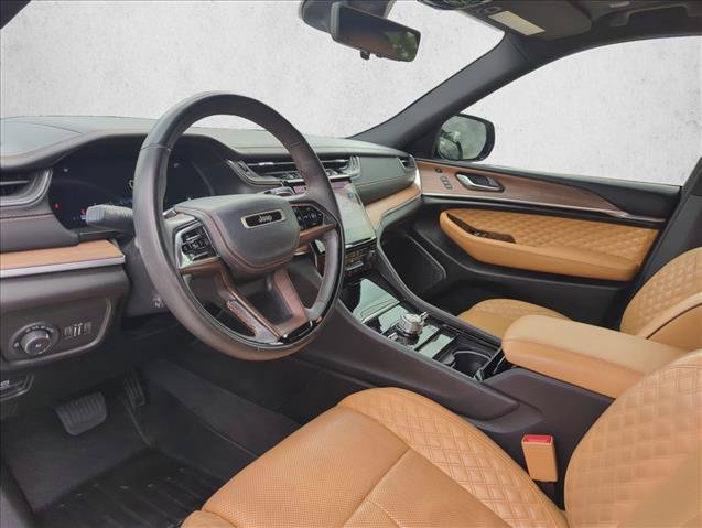 Used 2022 Jeep Grand Cherokee L Summit w/ Advanced Protech Group IV AWD/4WD image 9