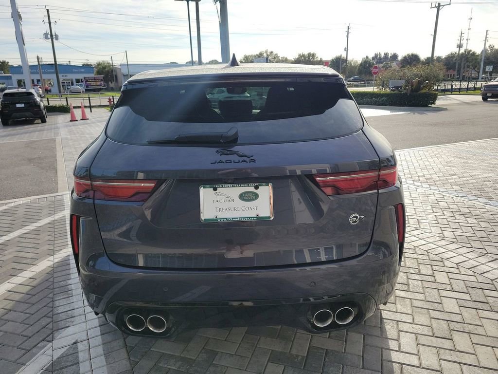 Used 2025 Jaguar F-PACE SVR image 4