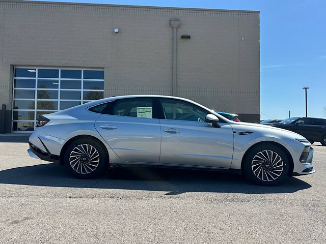 Used 2026 Hyundai Sonata SEL FWD image 9