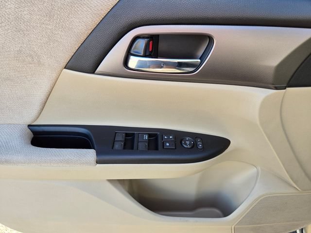 Used 2013 Honda Accord LX image 24