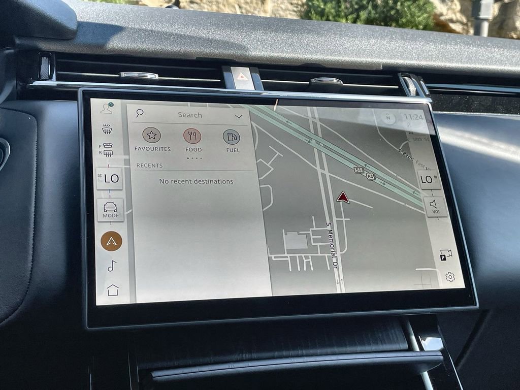 Certified 2025 Land Rover Range Rover Velar Dynamic HSE image 24