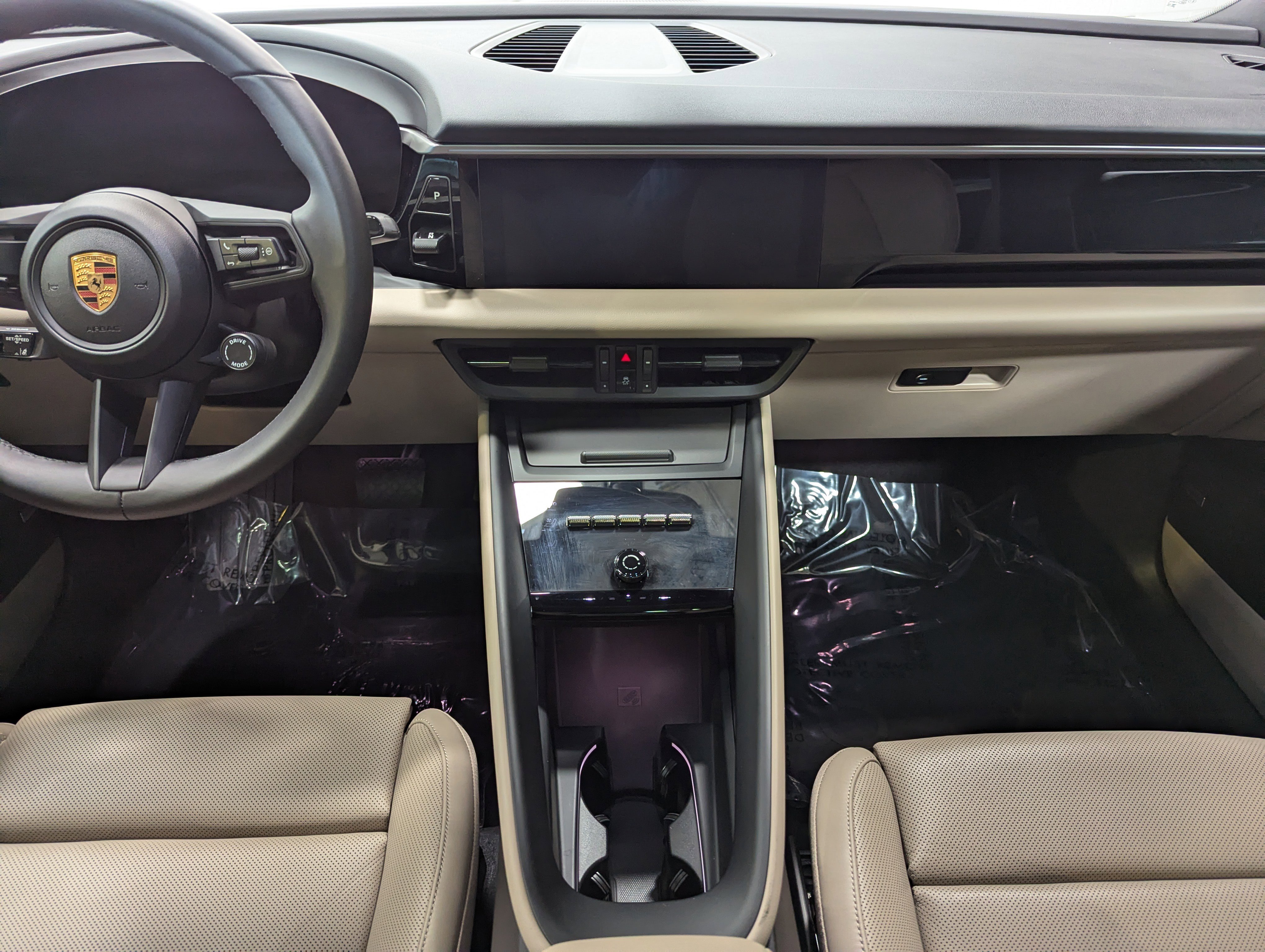 Certified 2025 Porsche Macan 4 Electric image 21