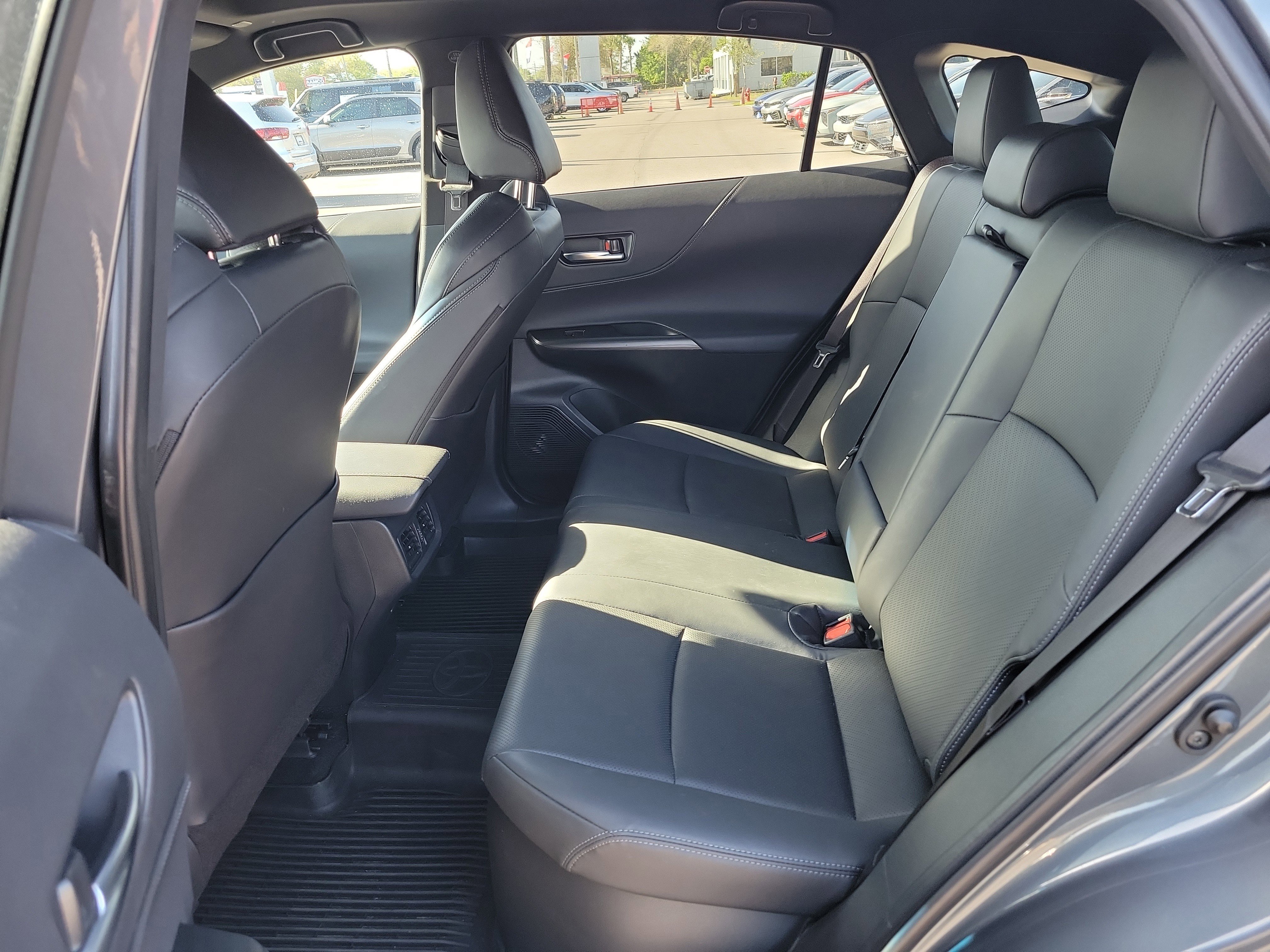 Used 2024 Toyota Venza Limited image 16