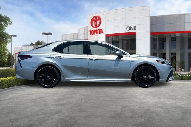 Used 2024 Toyota Camry XSE FWD image 3
