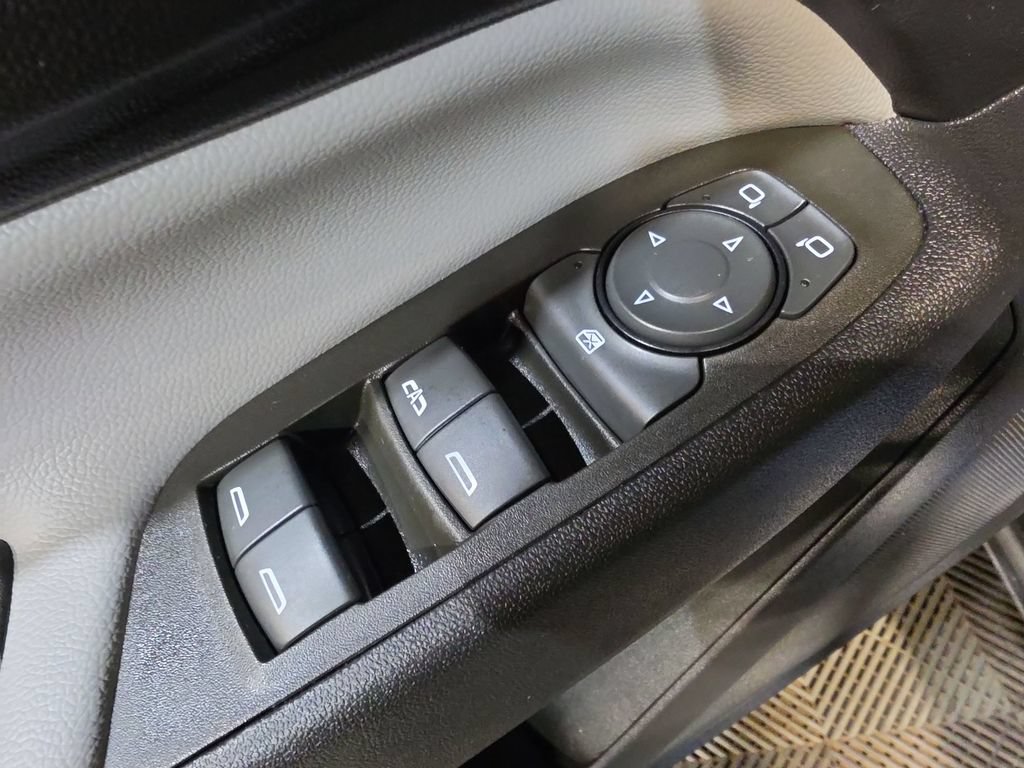 Used 2023 Chevrolet Equinox LS AWD/4WD image 15