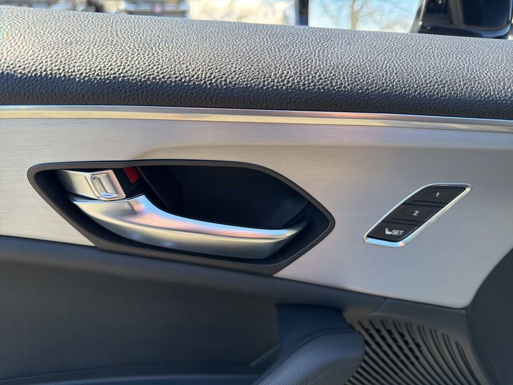 Used 2023 Acura TLX image 15