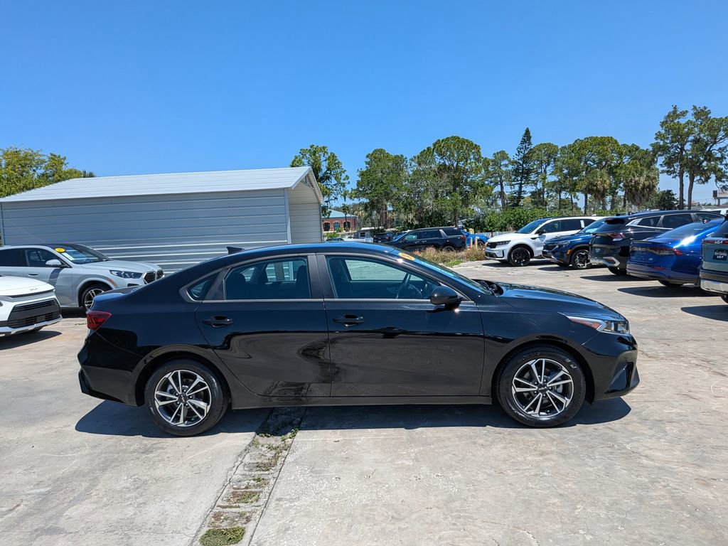 Certified 2024 Kia Forte LXS FWD image 9