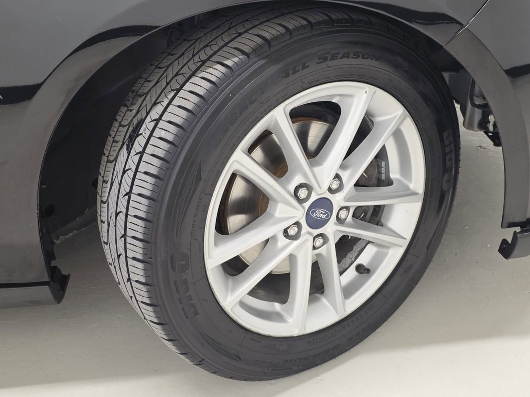 Used 2018 Ford Focus SE w/ Cold Weather Package FWD image 42