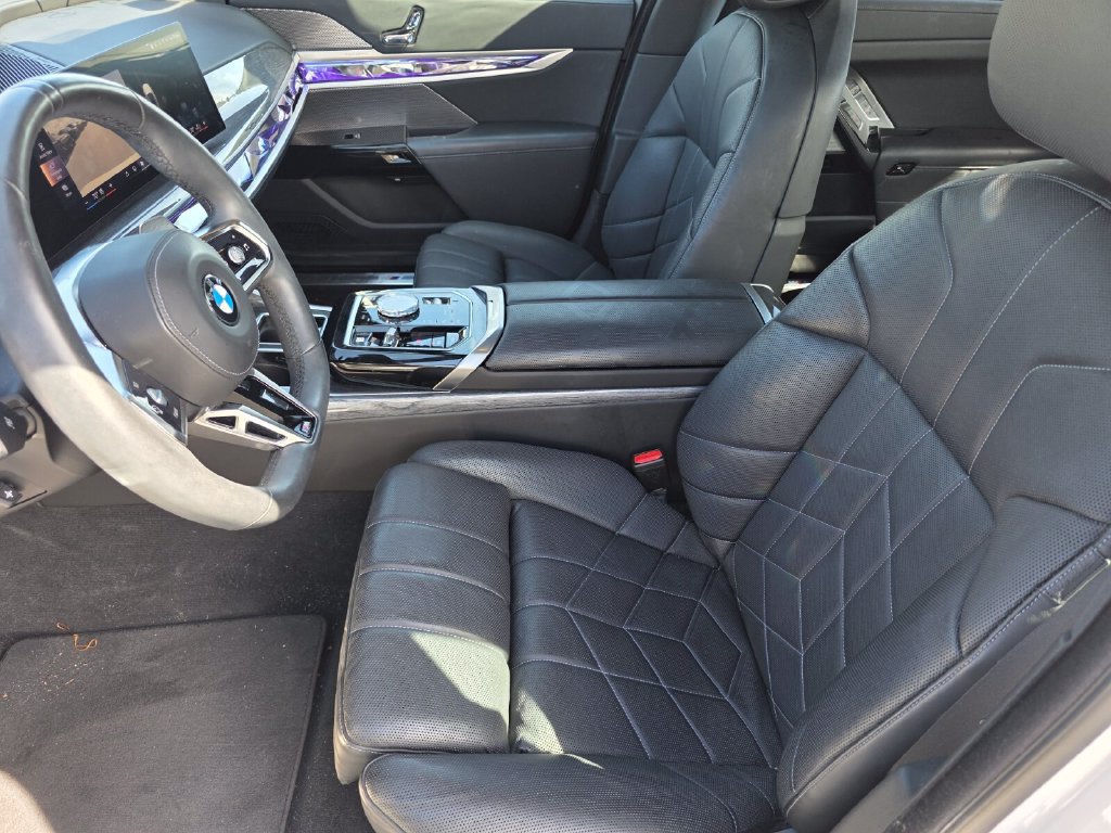 Certified 2023 BMW 760i xDrive AWD/4WD image 10