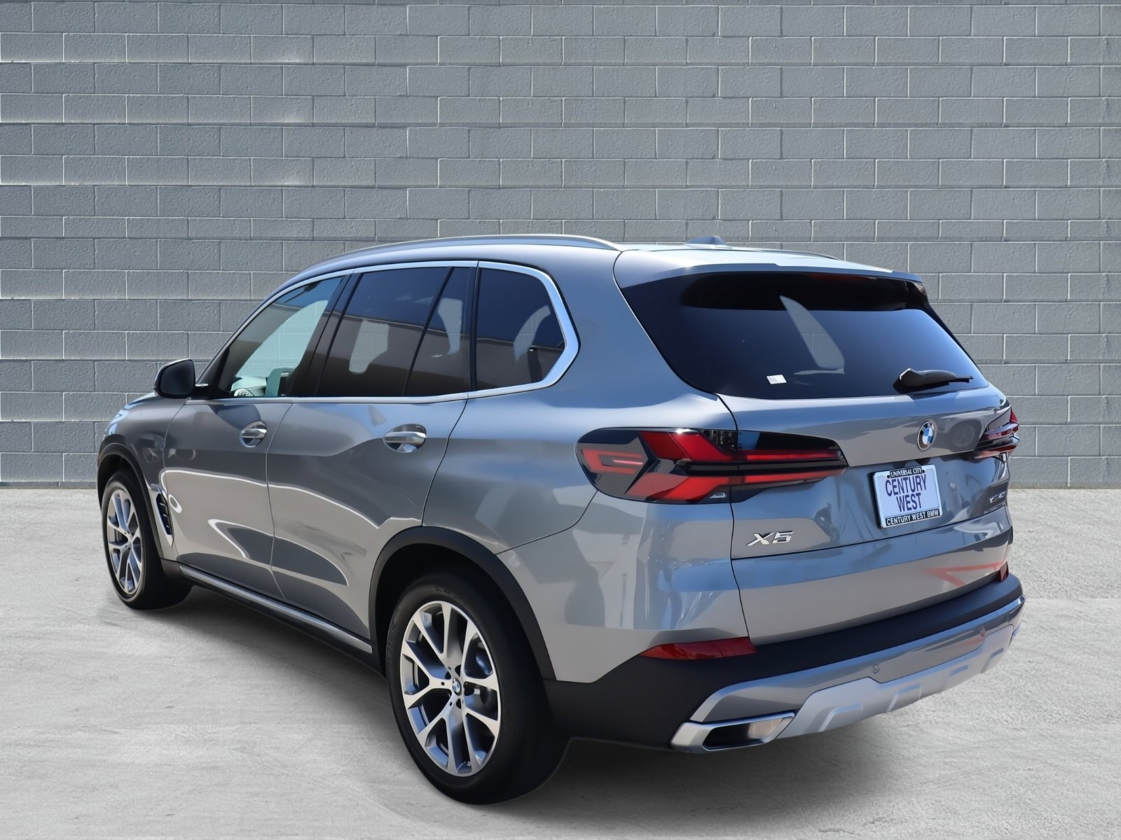 Used 2025 BMW X5 xDrive40i w/ Premium Package image 6