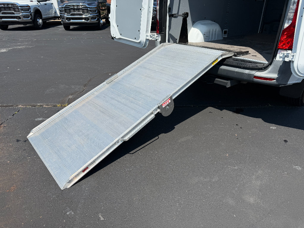 Used 2024 Mercedes-Benz Sprinter 2500 image 23