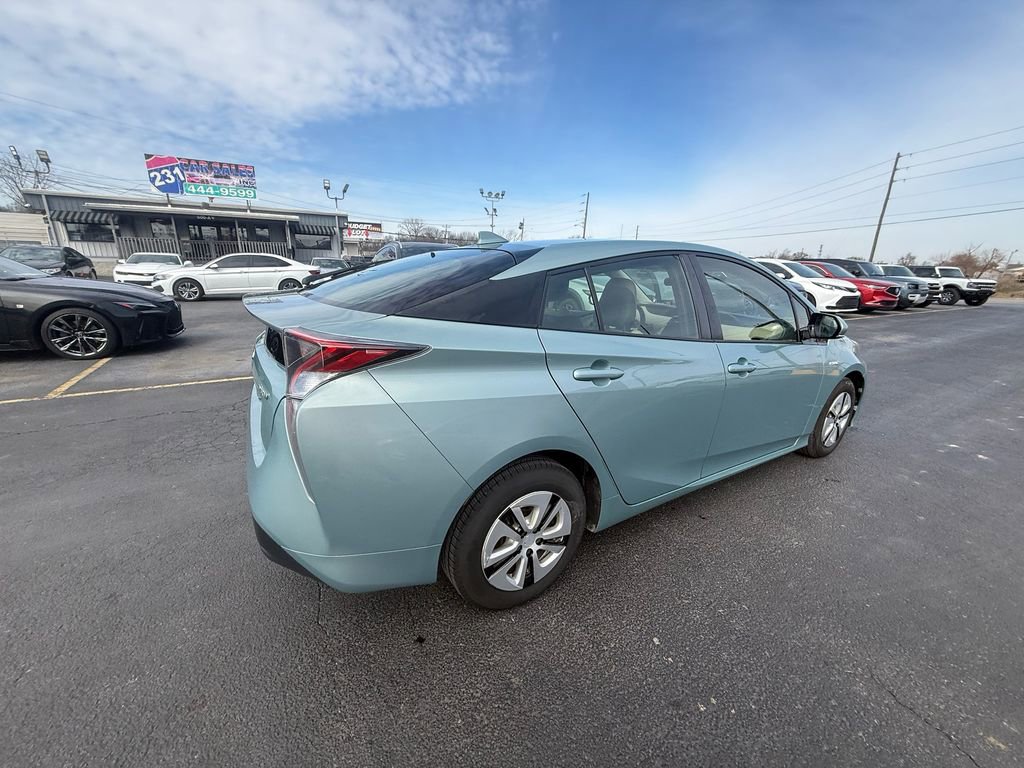 Used 2017 Toyota Prius Three image 3