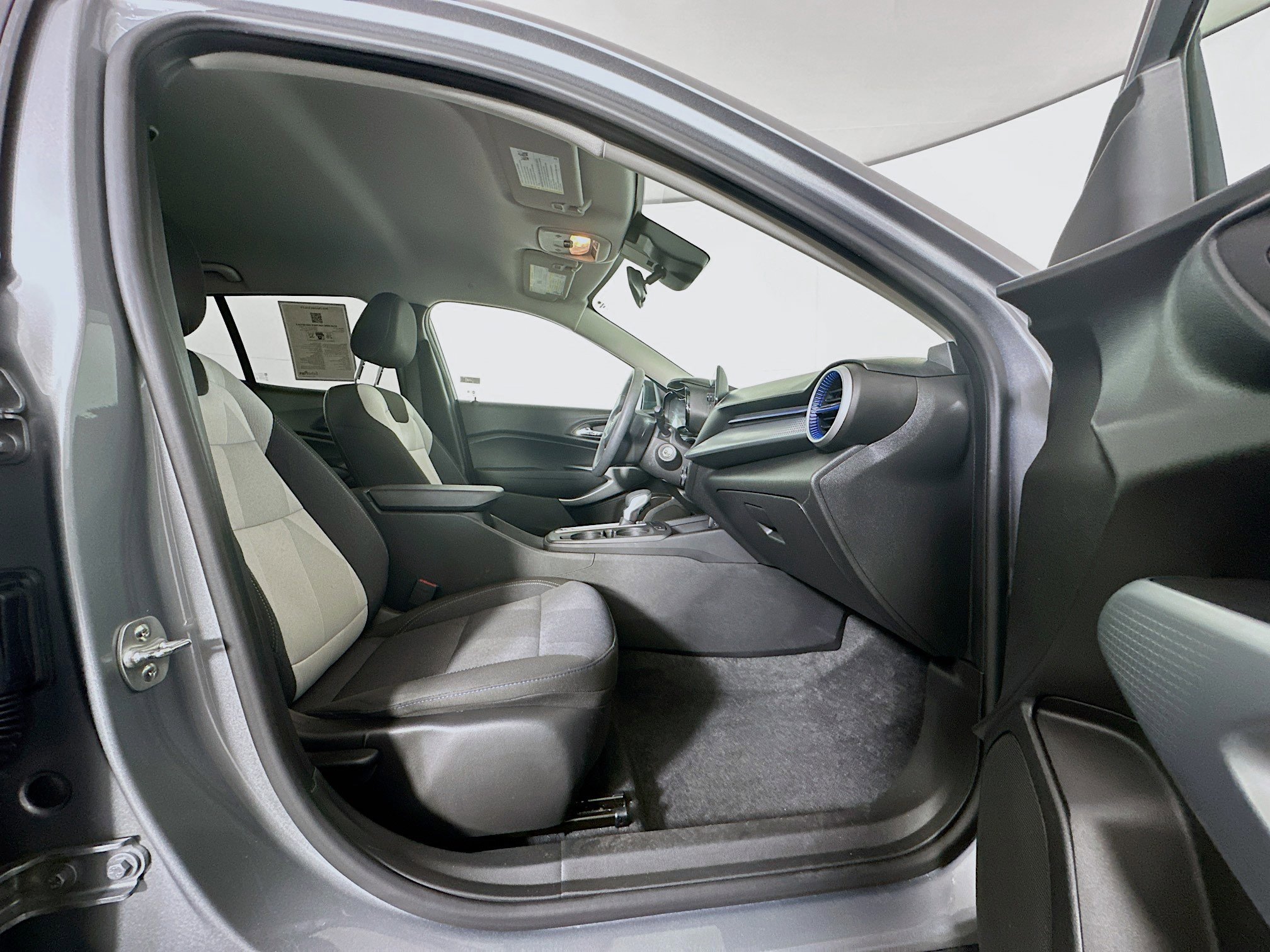 Used 2024 Chevrolet Trax LS w/ Driver Confidence Package FWD image 30