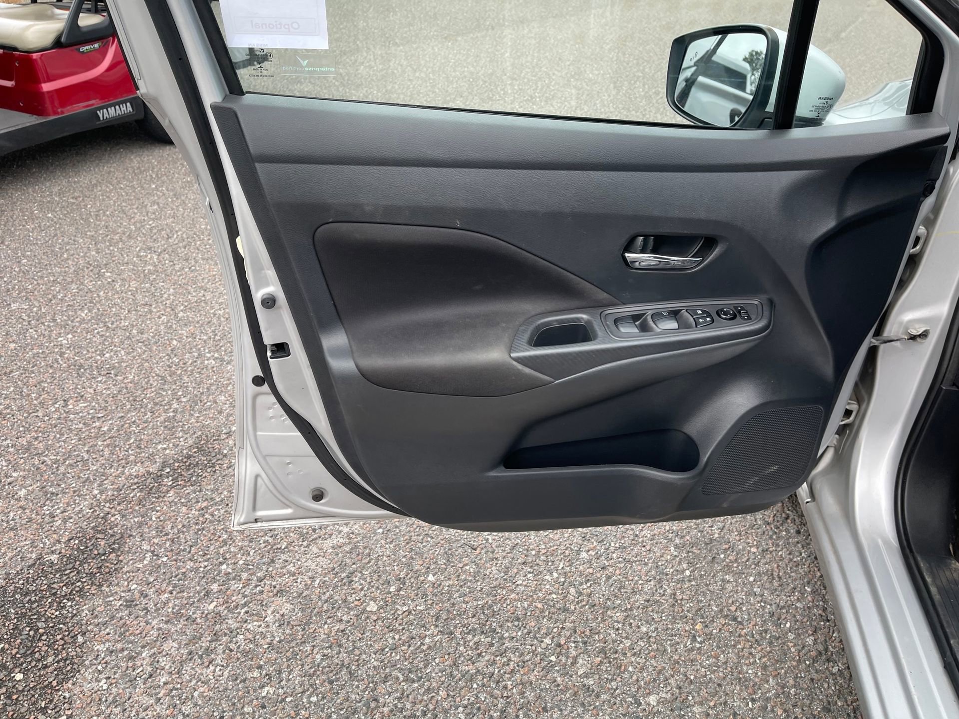 Used 2021 Nissan Versa SV image 11