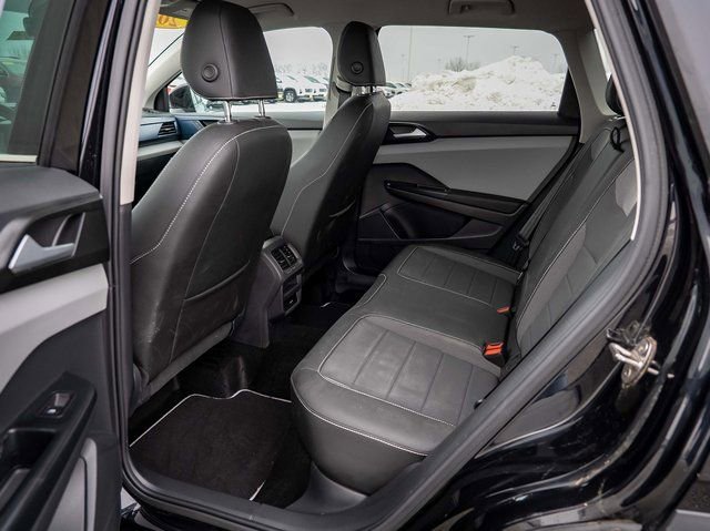 Used 2023 Volkswagen Taos SE image 14