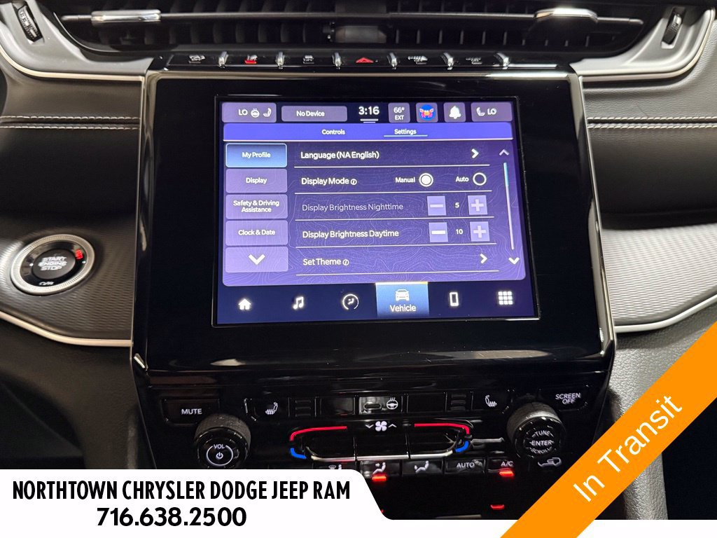 Used 2023 Jeep Grand Cherokee Altitude AWD/4WD image 13