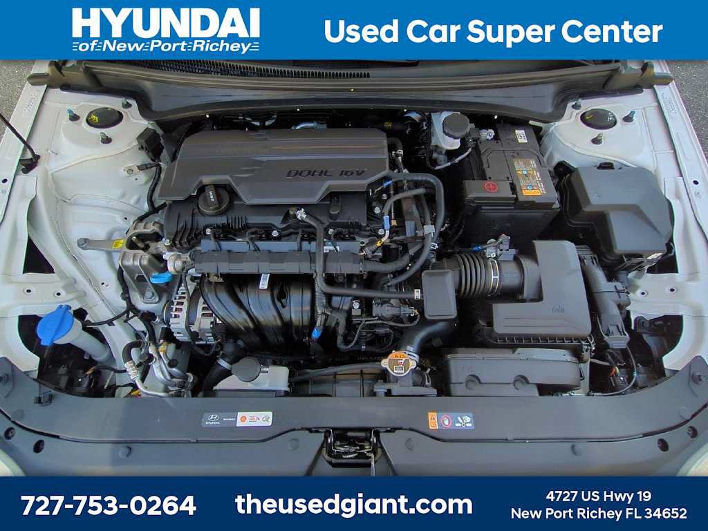 Certified 2025 Hyundai Elantra Limited w/ Cargo Package FWD image 12