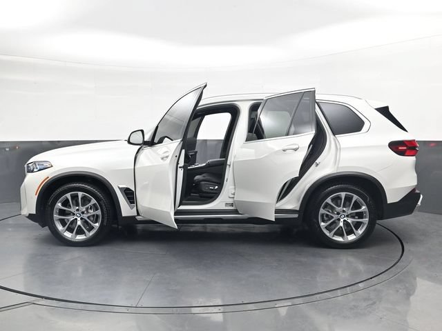 Certified 2026 BMW X5 xDrive40i w/ Premium Package AWD/4WD image 44