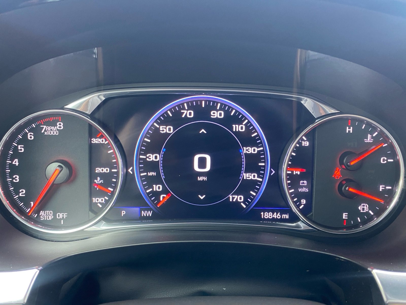 Used 2023 Chevrolet Traverse Premier image 2